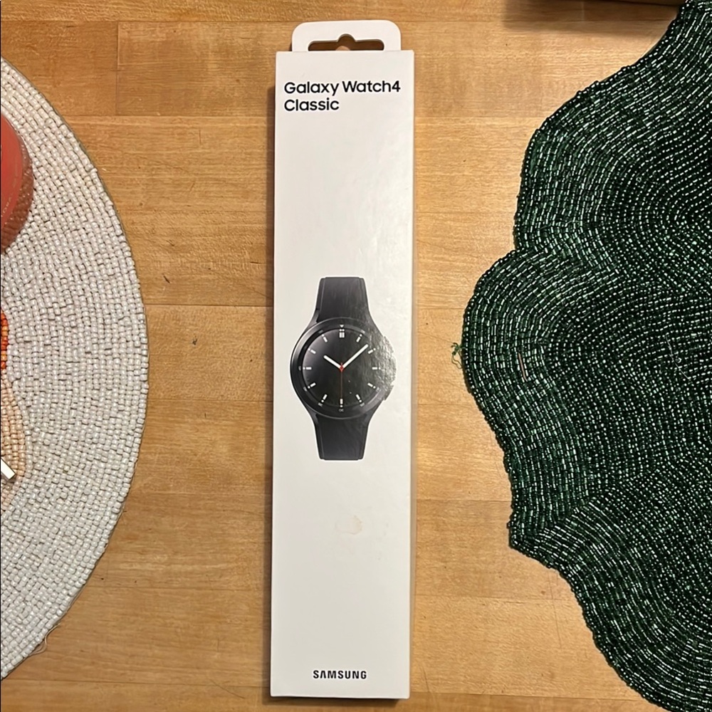 Samsung Galaxy Watch4 Classic in Black (with LTE)